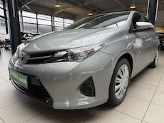 Bild des Angebotes Toyota Auris Cool 1.3 Wenig Km.