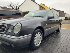 Bild des Angebotes Mercedes-Benz E 240 E-Klasse Elegance