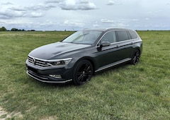 Bild des Angebotes VW Passat Variant 2.0 TDI SCR DSG Elegance