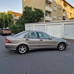 Bild des Angebotes Mercedes-Benz 200