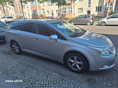 Bild des Angebotes Toyota Avensis Combi 1.8 Executive