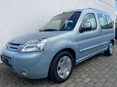 Bild des Angebotes Citroen Berlingo Multispace 2.0 HDI Klima/8 fach bereift/TÜV NEU