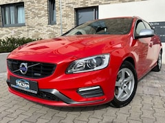 Bild des Angebotes Volvo V60 Kombi Momentum R-Design*1.Hand*112 tkm*