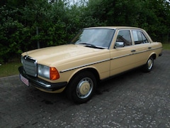 Bild des Angebotes Mercedes-Benz 200 Becker Radio/Schiebedach.neuwertiger Zustand