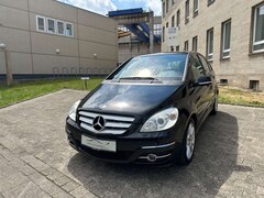 Bild des Angebotes Mercedes-Benz B 180 Avantgarde Sport 2-Hand Teilleder Klima