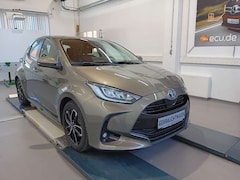 Bild des Angebotes Toyota Yaris HYBRID 1.5 mit Allwetter-Reifen