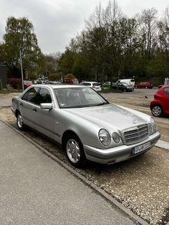 Mercedes-Benz E 230 Classic