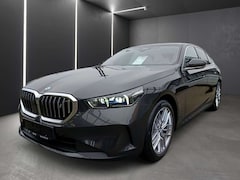 Bild des Angebotes BMW i5 eDrive40 HARMAN/KARDON+19"LM+SSV+LED ADAPTIV+DRIVI