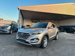 Bild des Angebotes Hyundai TUCSON Trend 4WD/ 1.Hand / Panorama / SHZ / NAVI
