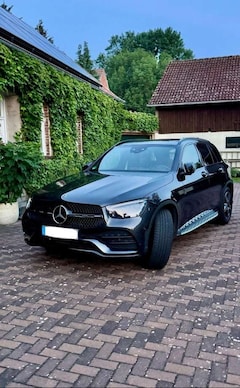 Bild des Angebotes Mercedes-Benz GLC 300 4Matic AMG Paket Vollausstattung Garantie 08.2026