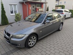 Bild des Angebotes BMW 320 320i Automatik iDrive Vollleder Xenon PDC Alu