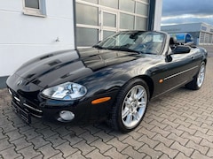 Bild des Angebotes Jaguar XK8 Cabriolet Facelift/2.Hd/SHZ/PDC/TEMPOMAT/...