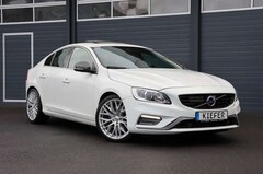 Bild des Angebotes Volvo S60 3.0L T6 AWD R-DESIGN/ACC/4xSHZ/LHZ/KAMERA/19