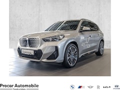 Bild des Angebotes BMW iX1 eDrive20 M Sport HUD PANO ACC RFK NAVI LED