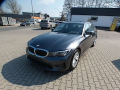 Bild des Angebotes BMW 318 d Touring 2.0TDI Aut. Navi SHZ AHK LED