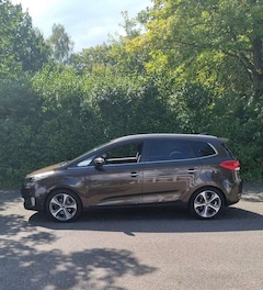 Bild des Angebotes Kia Carens 1.7 CRDi 141 ISG Aut. Spirit 7Sitzer / 8x bereift