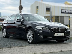 Bild des Angebotes BMW 528 iA Touring AUTOMATIK HEAD-UP NAVI XENON 1.Hd.