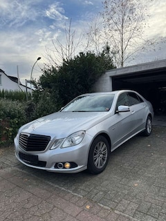 Bild des Angebotes Mercedes-Benz E 300 CDI DPF BlueEFFICIENCY 7G-TRONIC Elegance
