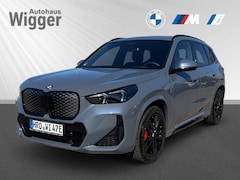 BMW iX1 30 xDrive/M-Sportpaket/HUD/AHK-klappbar/Leder