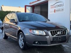 Bild des Angebotes Volvo V70 Momentum/AUT./SCHIEBEDACH/LEDER/NAVI/XENON