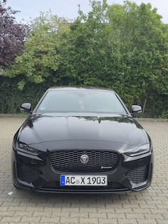 Jaguar XE R-Dynamic Black