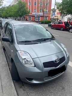 Bild des Angebotes Toyota Yaris 3p  1.3 Sol c/CL