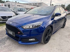 Ford Focus Turnier ST Xenon SHZ LHZ Navi PDC Leder