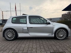 Bild des Angebotes Renault Clio II V6 3.0 Sport Phase 2, nur 41t km