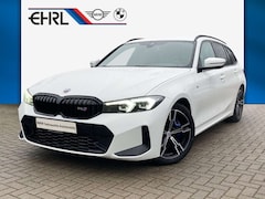 Bild des Angebotes BMW 330 i Touring M Sportpaket LED Navi DAB