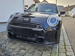 Bild des Angebotes MINI Cooper S Aut. Classic Trim