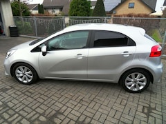 Bild des Angebotes Kia Rio UEFA-Navi-Rückf.Kamera-Shz.-Alu-2.Hd.-71.000 KM