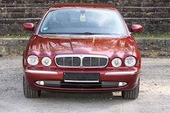 Bild des Angebotes Jaguar XJ8 4.2 Liter mit 3 Jahren Garantie