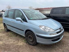 Bild des Angebotes Peugeot 807 Family~7 SITZE~KLIMA~AHK~SCHIEBETÜREN