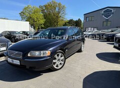 Bild des Angebotes Volvo V70 2.4 D5 Summum/S-Dach/Leder/Tempo/Multi/SHZ