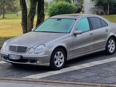 Bild des Angebotes Mercedes-Benz E 200 Kompressor Automatik Classic