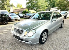 Bild des Angebotes Mercedes-Benz E 240 Automatik Navi Xenon 17 Zoll Alu PDC Sitzheizung