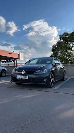 VW Golf GTI Performance BlueMotion Technology DSG