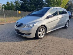Bild des Angebotes Mercedes-Benz B 200 CDI DPF Automatik, Leder, Xenon, AppleCar-Play....