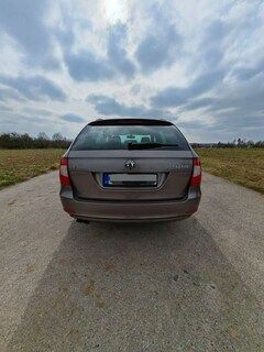 Bild des Angebotes Skoda Superb Combi 1.8 TSI FAMILY