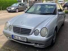 Bild des Angebotes Mercedes-Benz E 240 Classic