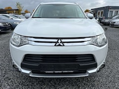 Bild des Angebotes Mitsubishi Outlander 4-WD.,ALU 19 Zol,Aut,NAVI,T.LEDER,TUV.,Metalik Lak
