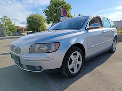 Bild des Angebotes Volvo V50 Kombi 2.4i Kinetic