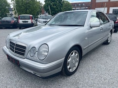 Bild des Angebotes Mercedes-Benz E 320 Elegance 1.Hand Garagenwagen