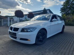 Bild des Angebotes BMW 318 318i Touring Aut. Klimaautom., Navi., PDC., TÜV