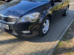 Bild des Angebotes Kia Ceed SW / cee'd SW 1.6 CRDi ISG Spirit Tüf 04.2027
