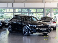Bild des Angebotes BMW 550 e xD M Sport Carbon 21* B&W Pano Park+ Travel