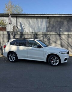 Bild des Angebotes BMW X5 xDrive30d F15 M-Paket Standh./AHK/Assistente/Pano