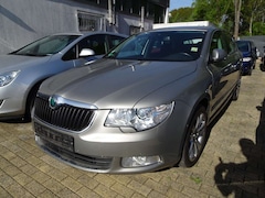 Bild des Angebotes Skoda Superb Elegance-120TKM-SHG-AHK-vollaussta-top 1A-1Hand.