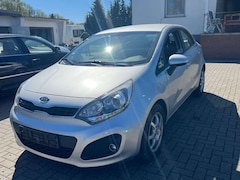 Bild des Angebotes Kia Rio Spirit Klimaautomatik 2. Hand Allwetter PDC
