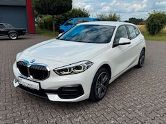 Bild des Angebotes BMW 118 i Sport Line Aut. AHK LED Elekt.Klappe
